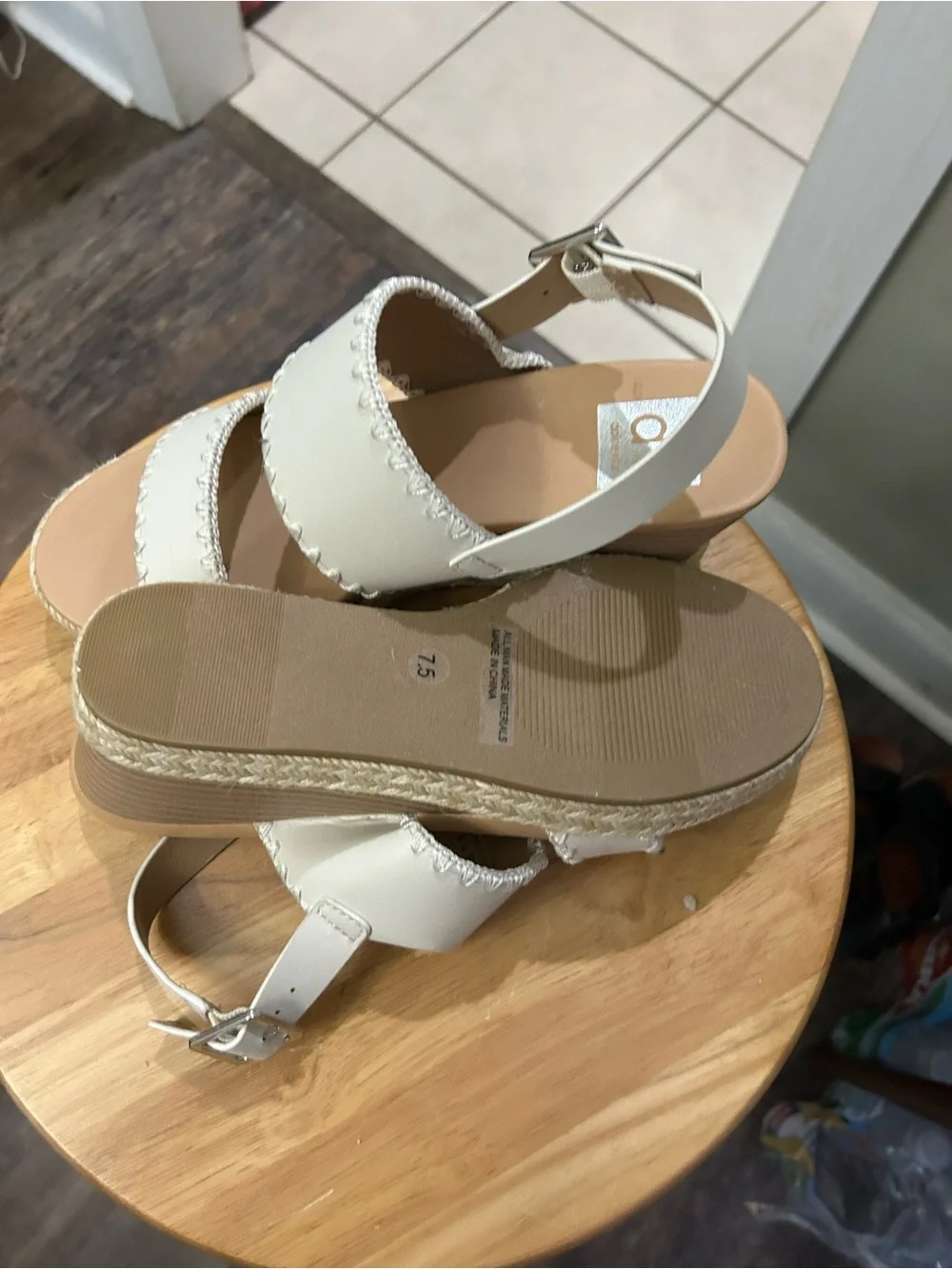 DV by Dolce Vita stylish white